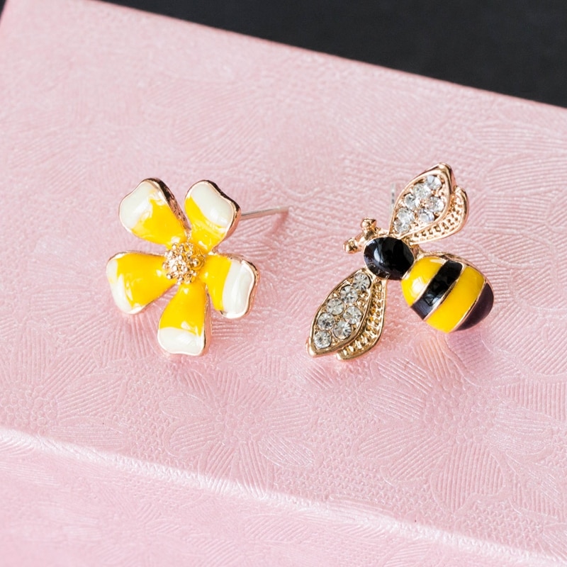 Cartoon Bee Crystal Studs Earrings - BeeKeepShop